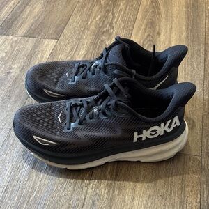 Women’s Hoka Clifton 9’s